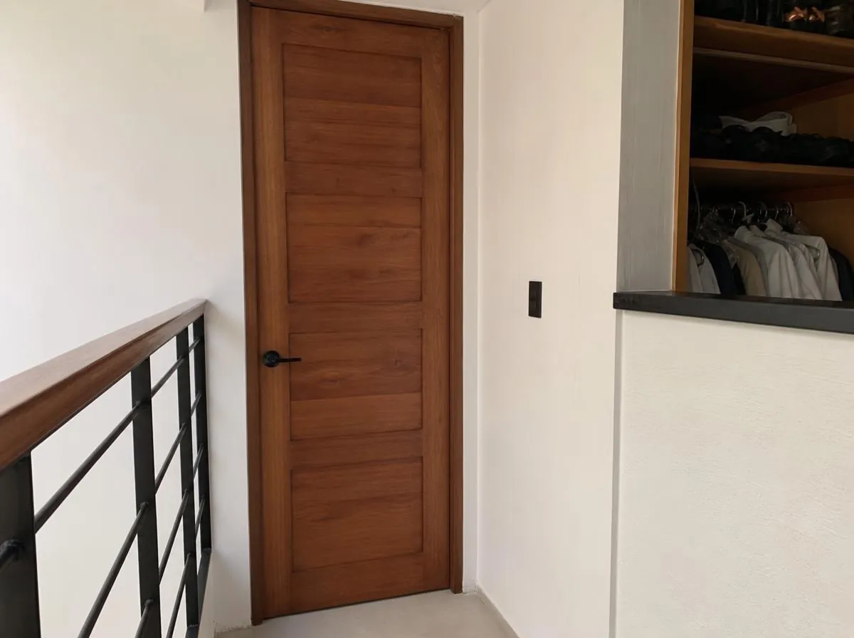 Puertas en madera – Vidrios y Aluminios JE, Pereira