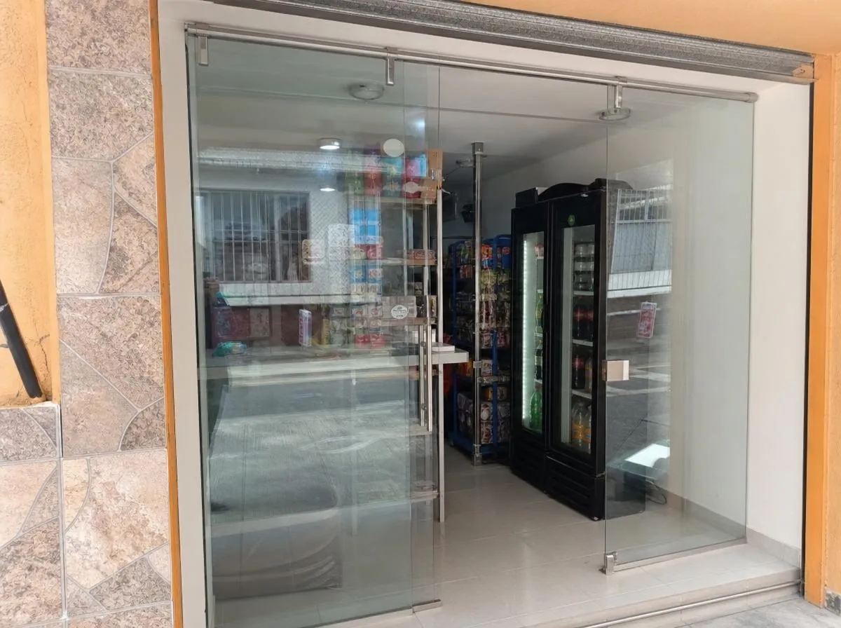 Fachadas en vidrio templado en Pereira – Vidrios y Aluminios JE, Pereira