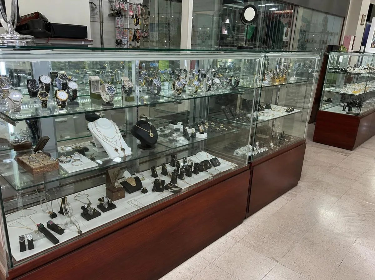 Vitrinas comerciales a la medida – Vidrios y Aluminios JE, Pereira